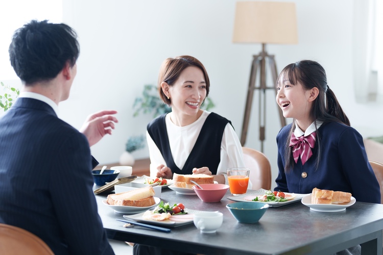 持ち家か賃貸か、子どもが中高生の今こそ考えたい住まいの選択