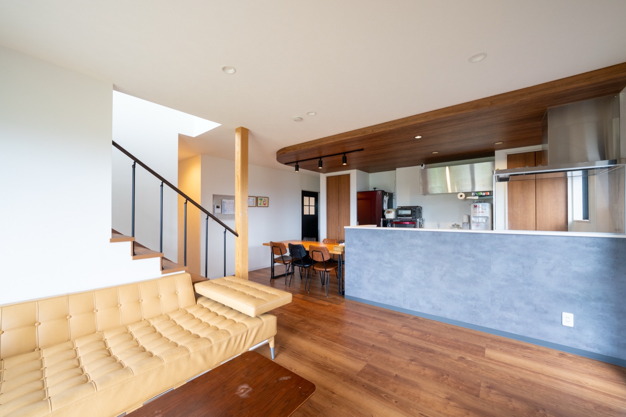 2つの動線でプライバシーを確保。仕事と子育てを両立する店舗兼住宅