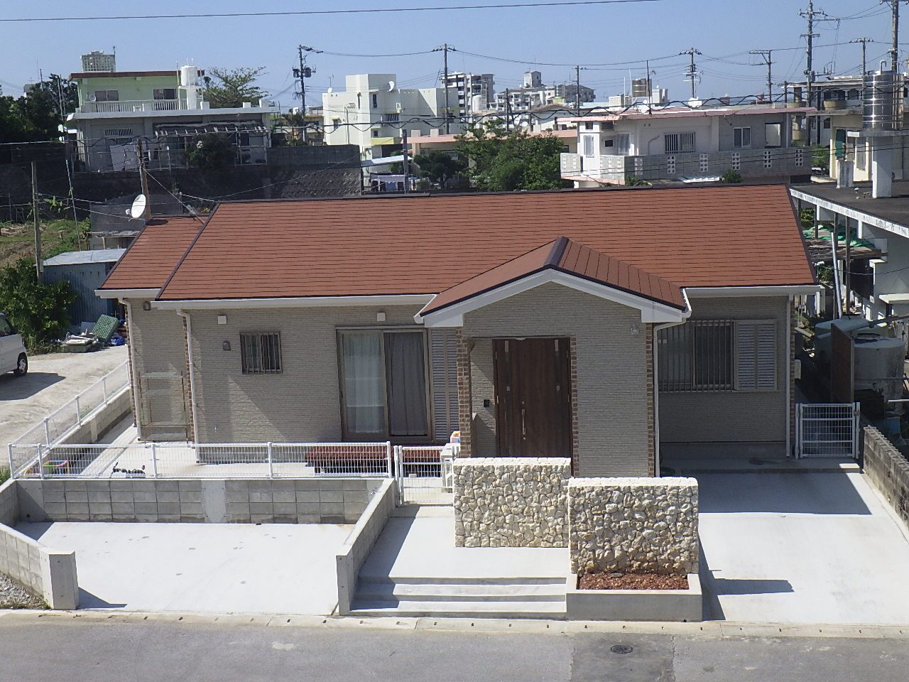 無駄のない動線と開放感。沖縄らしさをまとう平屋
